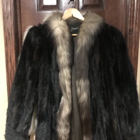 Kotsovos fur coat - Picture 3 of 3